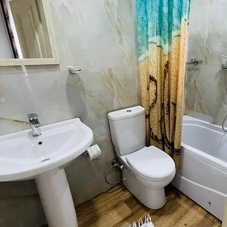 Guest house Flora Deluxe & Bath Tirana